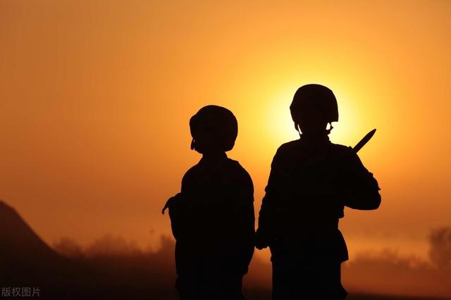 高干军婚甜文：被父母逼婚，她大街上随便拉了一个相亲对象闪婚