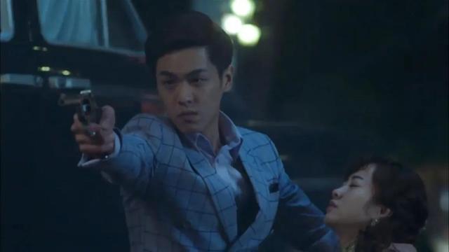 《麻雀》：为假妻子赔上真心，被活埋的唐山海成了观众的白月光