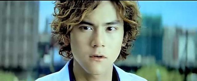 彭于晏：小时候太胖被嘲笑，刚出道背几千万债务，出道18年0黑料