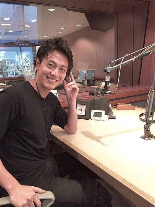 她拥有最治愈笑容却治愈不了自己,日著名女星被发现在衣帽间自缢