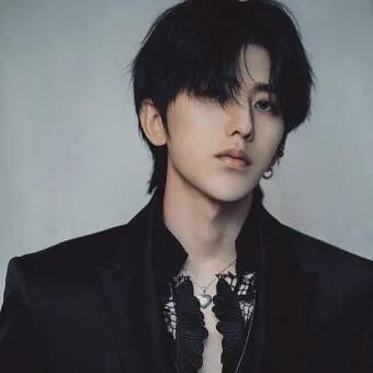 蔡徐坤专属网站：粉丝热情与创意的璀璨展现