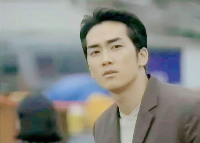 《蓝色生死恋》尹俊熙,和《致青春》林静,是同一类“情圣”