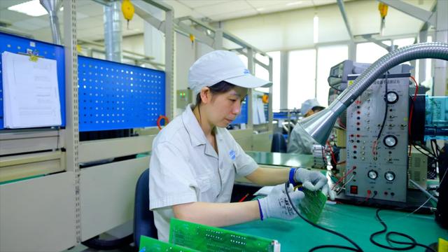 听铁西人讲劳模故事！第113期讲述90后电子制造行业焊接女冠军——汤瑶