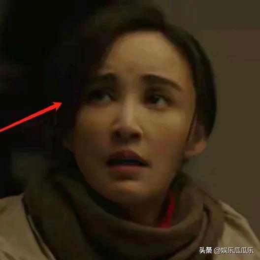 满脸的折子，浑身的油腻，却要演“坐台”的小姐，网友：真服了？