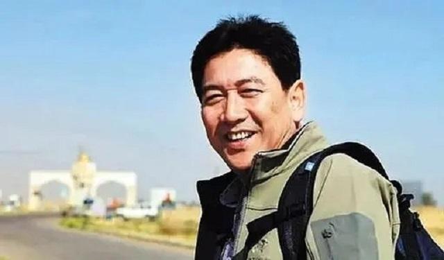 抛弃妻子另娶小13岁新欢，照顾残障哥哥16年，水均益人品究竟如何