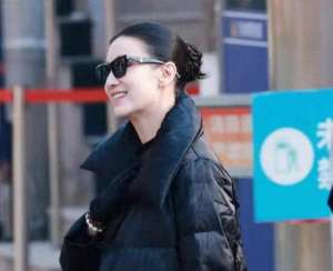 宋佳人(宋佳的2024：从“女王”到“劳模”，这个女人凭啥这么拼？)