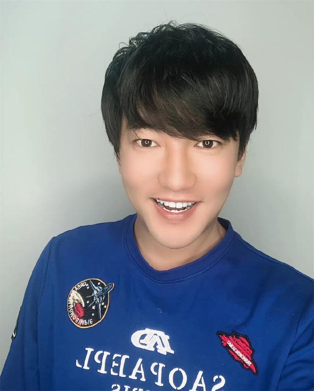 《巴啦啦小魔仙》杀青15周年，31岁刘美含再扮严莉莉，美丽依旧