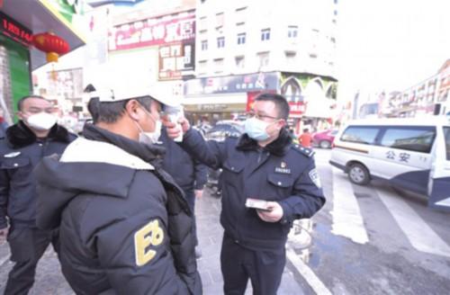 坚守！在人民最需要的时刻