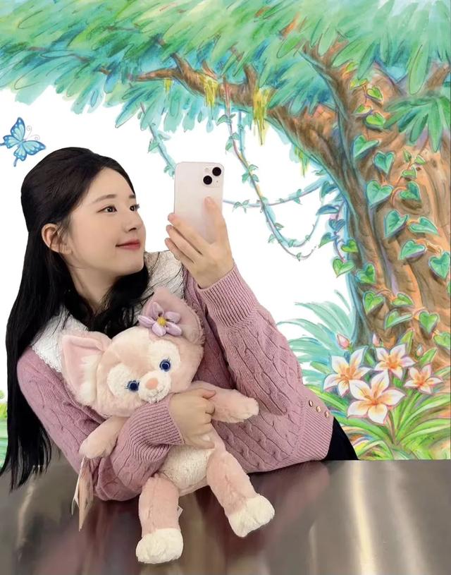 排队7小时，只为她砸钱：玲娜贝儿到底啥来头？