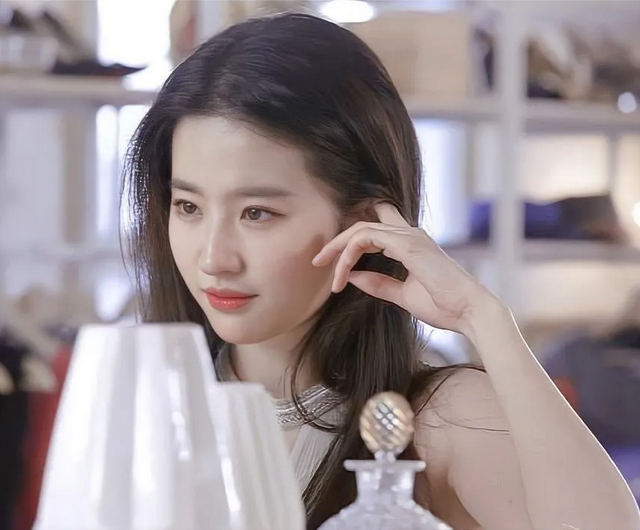 刘亦菲审美分析报告：中国人眼里的“神仙姐姐”到底有多能打？