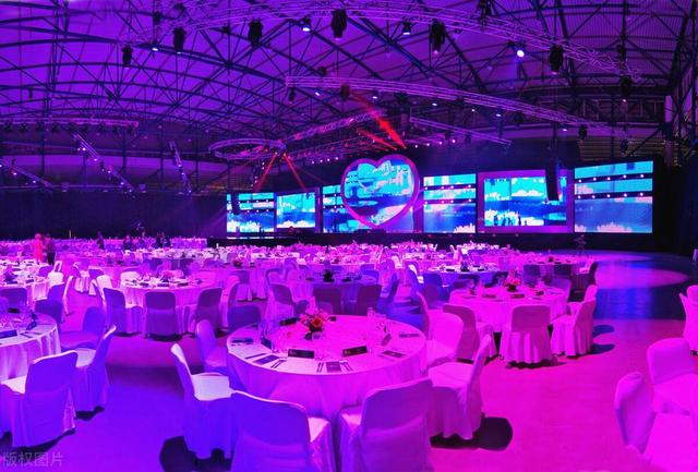 婚礼现场直播床上戏！（凤凰男2）