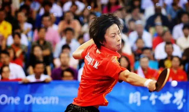 张怡宁：28岁时嫁48岁的300亿富豪，昔日世界冠军做起了家庭主妇