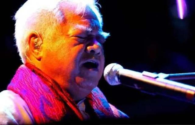 我最爱的歌手，今年73岁