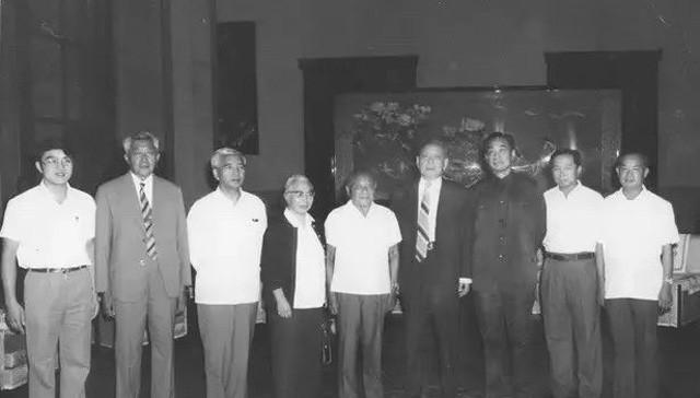 陈省身离别妻子后，再见时儿子已六岁，他当即许诺：此后生死不离