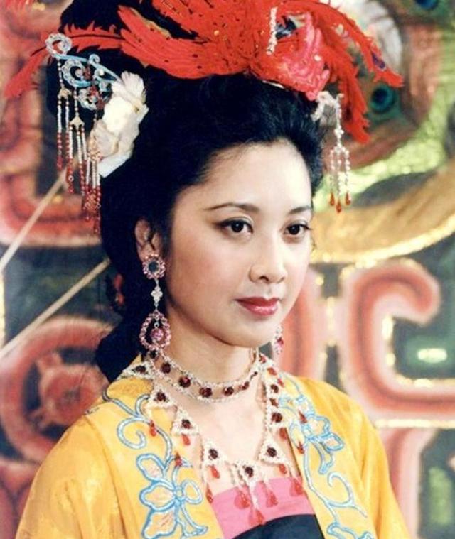 她是中国第一美女,结2次婚都没孩子,如今72岁仍美得让人羡慕!