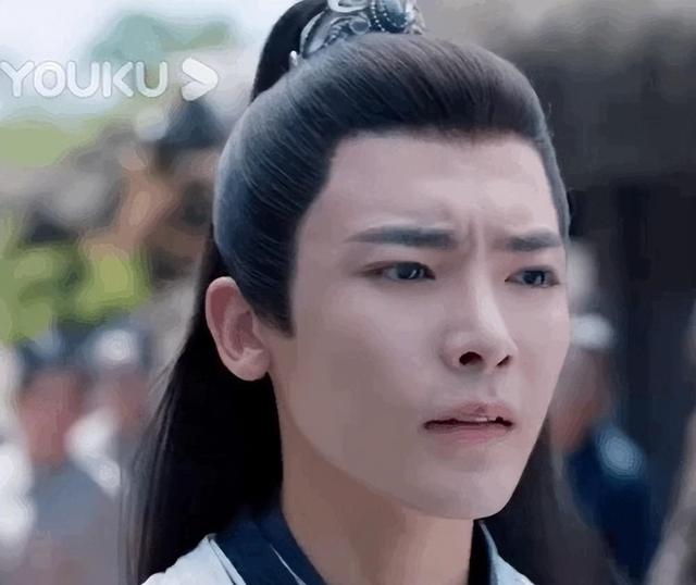 原来侯明昊早就整容!脸凹皮松挂不住肉,科技感太强