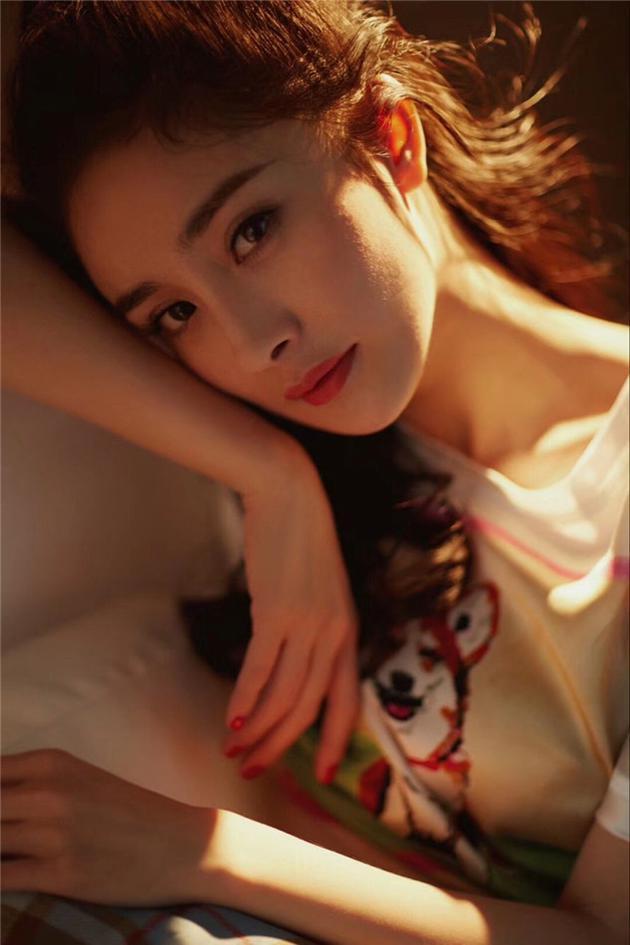 和经纪人合作20年，作为公司第三大股东，杨幂被曝即将离开嘉行