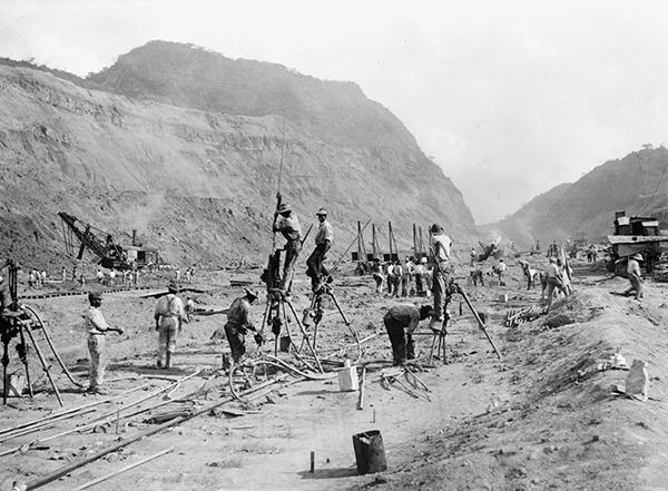 “中国在巴拿马留下的是汗水和鲜血，而不是士兵”