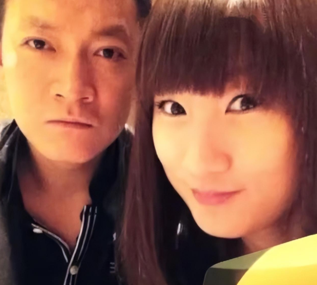 演员杨志刚：娶小师妹张静，每月工资都上交，如今他过得怎么样？