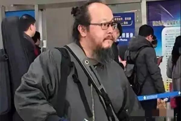 窦唯新专辑遇冷：是音乐的曲高和寡，还是时代的选择？