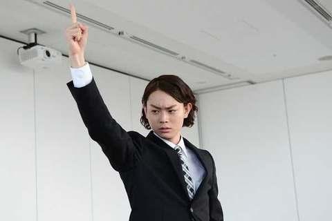 日本娱乐圈是有多严格，菅田将晖这张脸都要上节目验是否整容