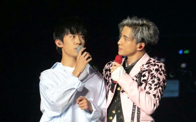 网友曝光!薛之谦演唱会现身易烊千玺!惊爆现场引发热议!