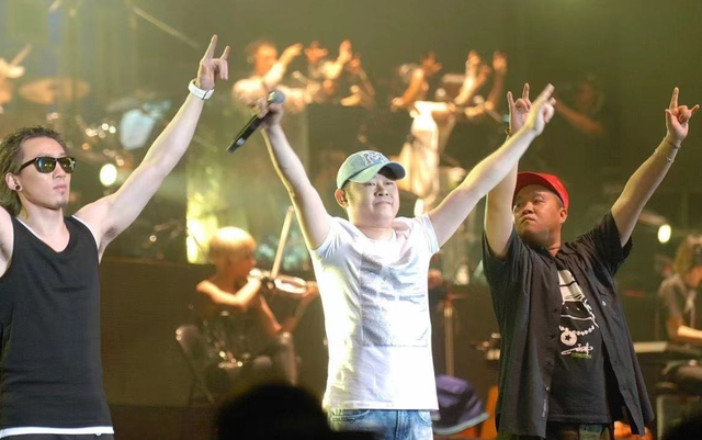 刀郎女儿罗添：刚出生就被母亲抛弃，31年之后，她和刀郎现状如何