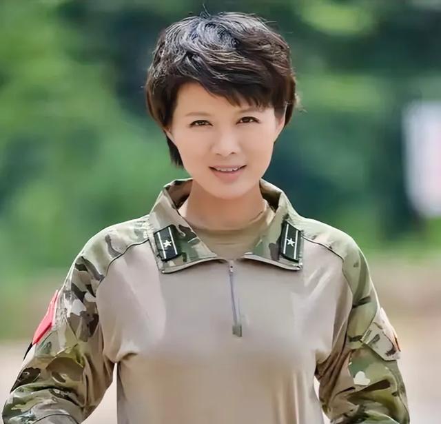 火凤凰:八位丰满女主,各个身怀绝技