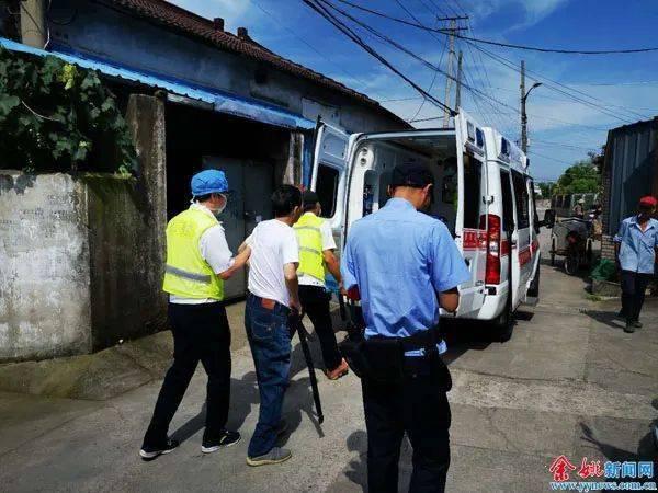 点赞姚城最美夫妻！两人合力勇救坠河男子