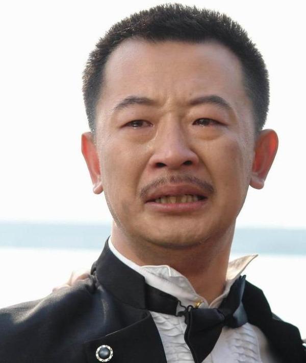 黄海波复出艰难风光不再，他老婆却受名导演力捧，患难夫妻有真情