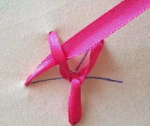 美不胜收的丝带绣,会不会针法都可学会,快收藏!附7款花叶针法