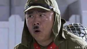 日本鬼子帽子(日本鬼子脑袋后面两片布是什么东东？日军独有的屁帘)