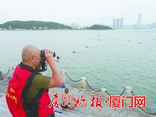 厦门人造沙滩好玩 市民游客戏水应注意安全