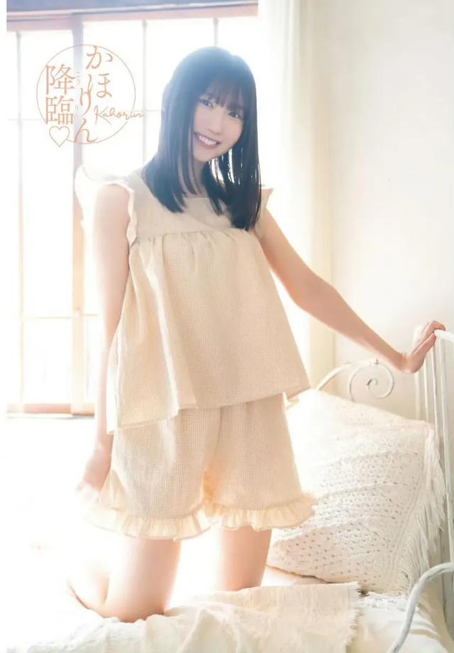 可爱降临！高中生偶像藤嶌果步的青春魅力