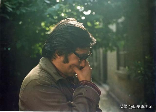 作家路遥老照片:病危时妻子坚持和他离婚,图8和莫言合影很罕见