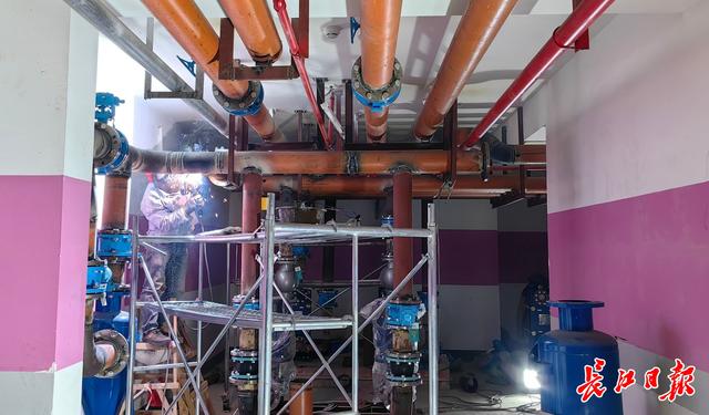 钱交了近两年家中暖气片仍“冷冰冰”，居民盼“暖冬”