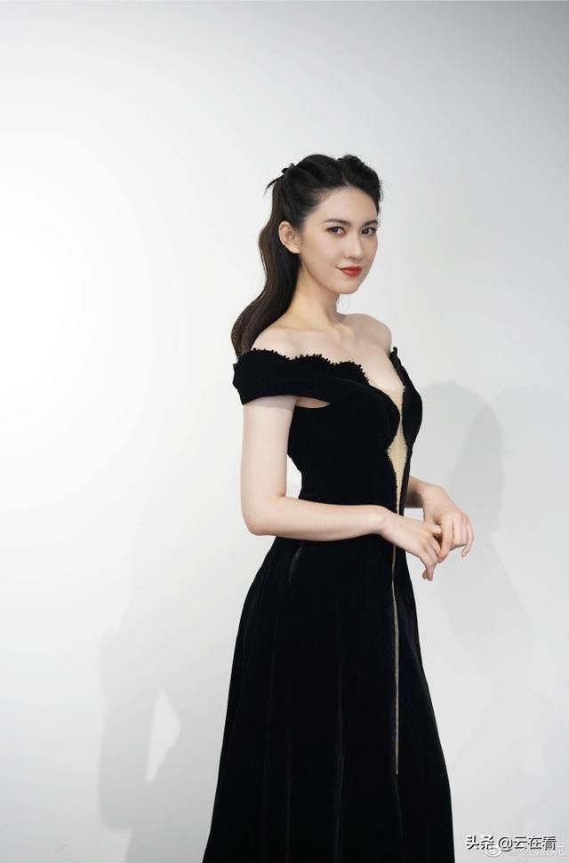 上海戏剧学院美女主持人林杰妮迷人美照欣赏，真好看