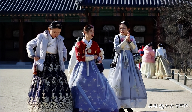 26万人围观性侵，极端“女权”邪教化，韩国正爆发一场性别战争？