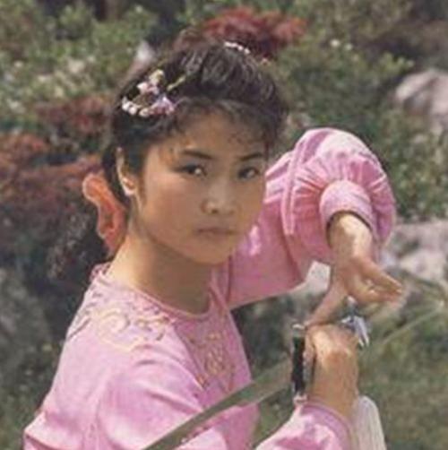 内地红极一时的女打星现状，“小媳妇”远走国外，丁岚低调离婚