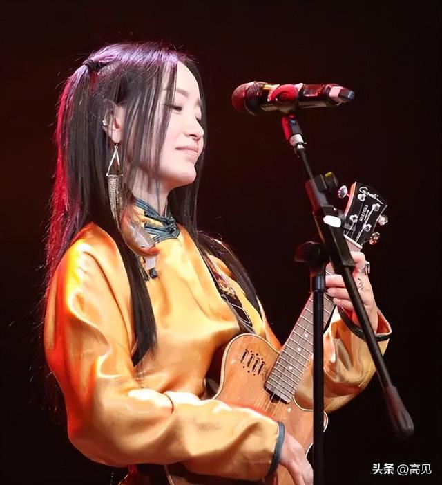 4登春晚，被恩师欺骗流产，暗讽刀郞，56岁斯琴格日乐怎么样了？