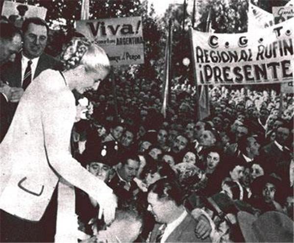 她的一生充满争议，却让整个阿根廷为她哭泣｜跟着电影去旅行