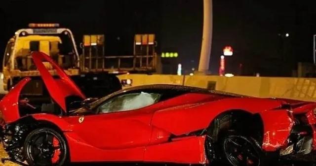 底裤送导演！艳照被曝光？贾青又陷前夫风波