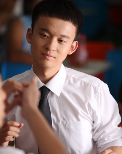 董子健自曝为戏减肥40斤，家境显赫仍努力？一旁杨幂眼神敬佩