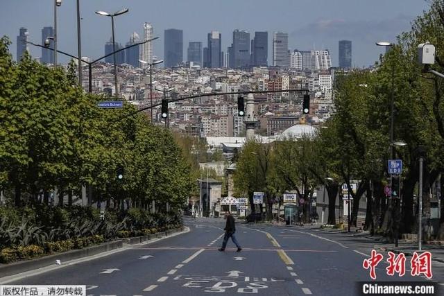 特朗普称美病例数领先是“荣誉勋章”中东多国加强防疫