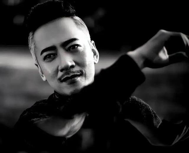 麦子杰：领奖前夜父母惨遭杀害，含泪唱完歌退出乐坛，如今怎样