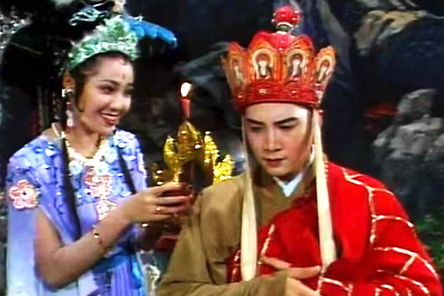 金鼻白毛老鼠精：妥协，说明曾经抗争过