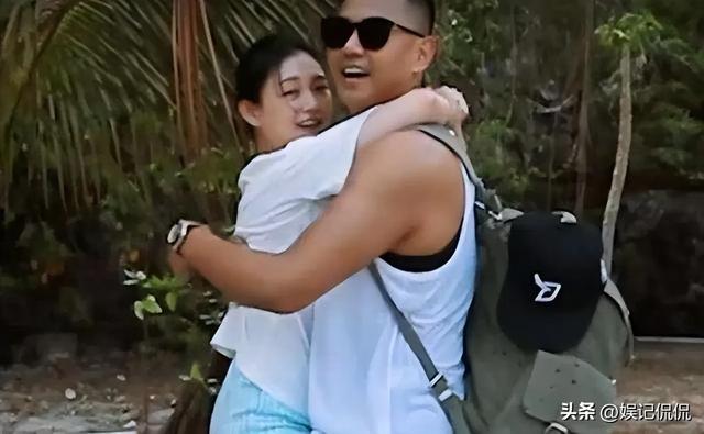 陈建州带全家美国度假！9岁儿子身高优越，48岁范玮琪瘦成纸片人