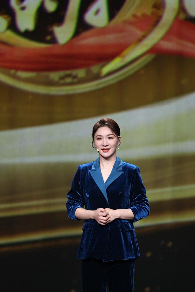 越剧演员李霄雯走进央视，讲述传统戏曲传承创新之路