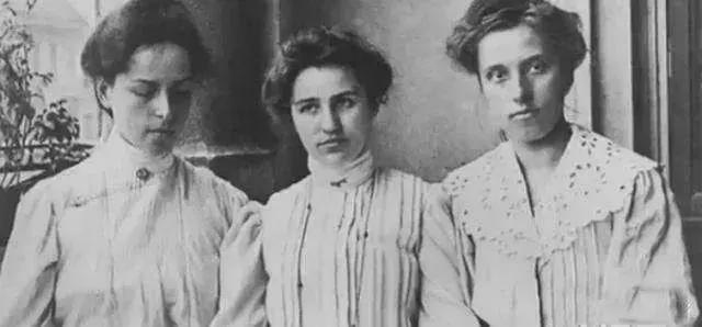 “人兽杂交”是何目的?苏联5名女性主动请缨,日本搞起胚胎试验