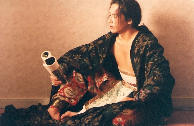 1990年，王祖贤与单立文上演大尺度对手戏，因太吓人被禁映